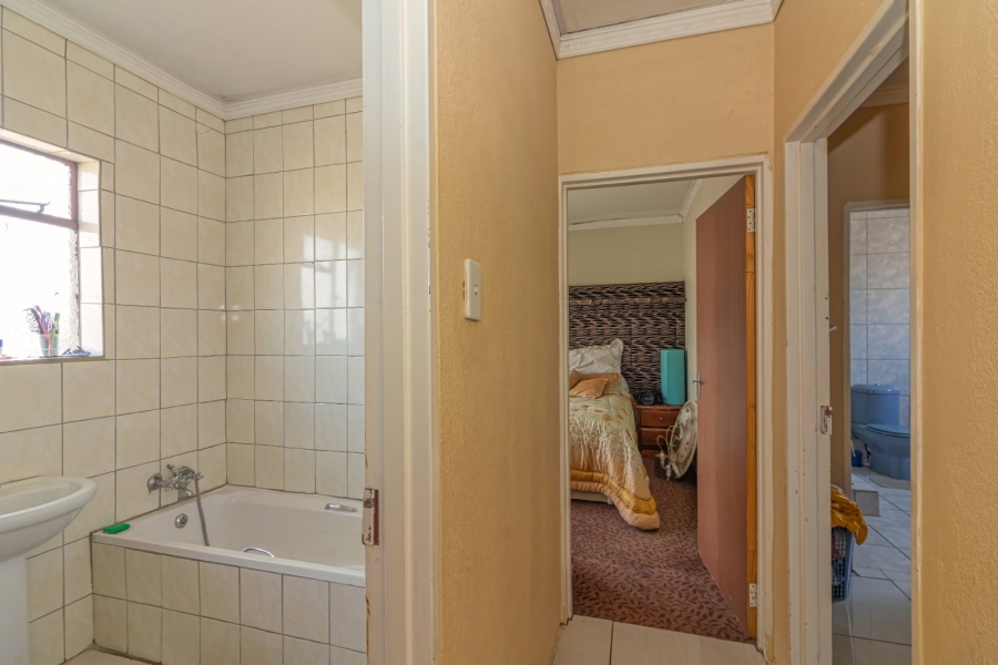 4 Bedroom Property for Sale in Maokeng Free State